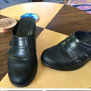 Dansko Black clogs size 38, 7.5